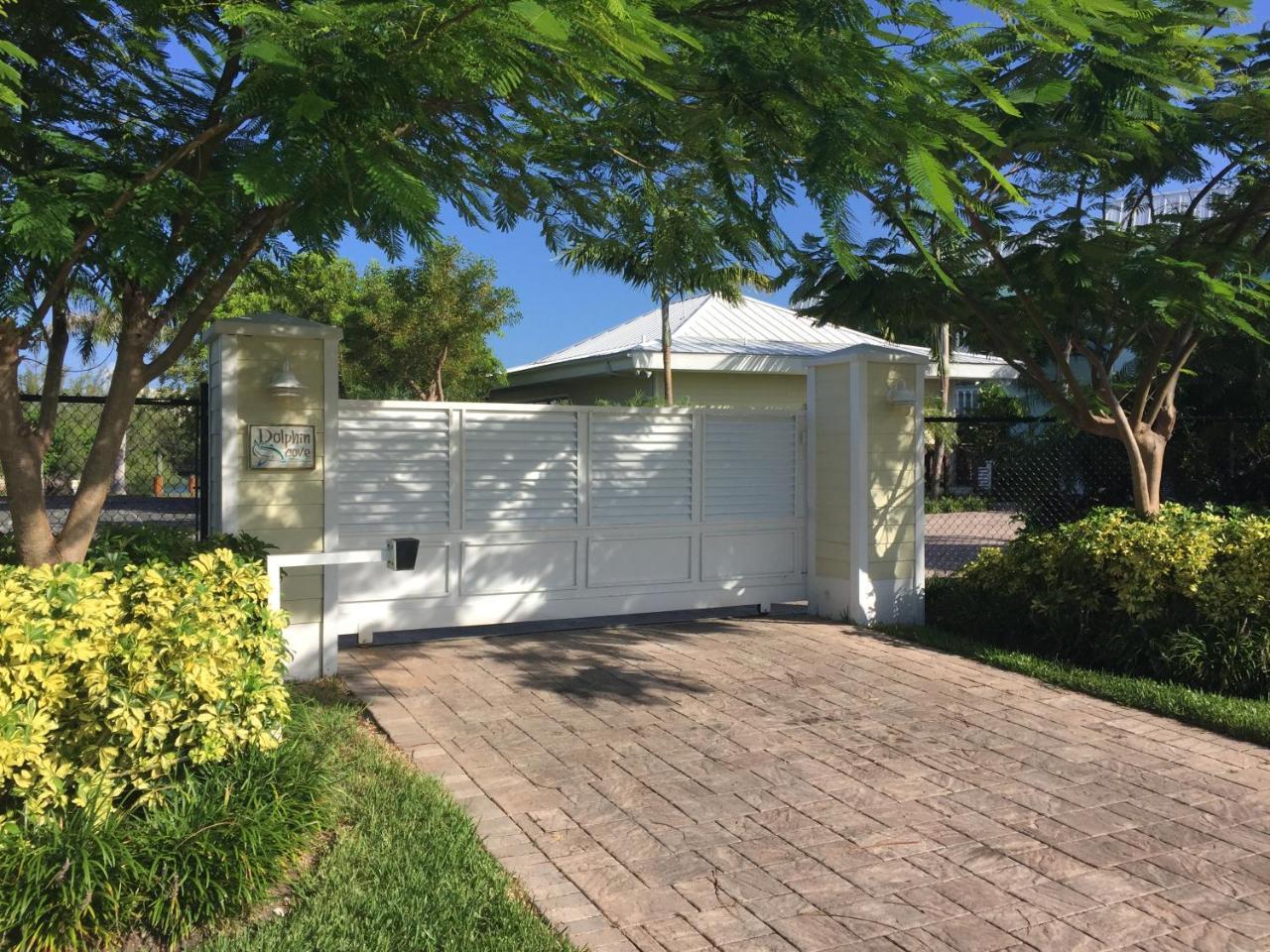 Villa Dolphin Cove (Adults Only) Freeport Exterior foto